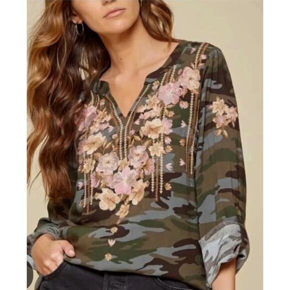 4197) Savanna Jane Camo Embroidery Split Neck Sleeve Tab Boho Hippie  Top Small - Picture 1 of 9